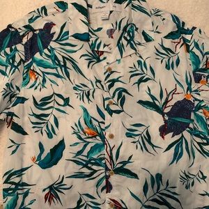 Super cute Hawaiian shirt